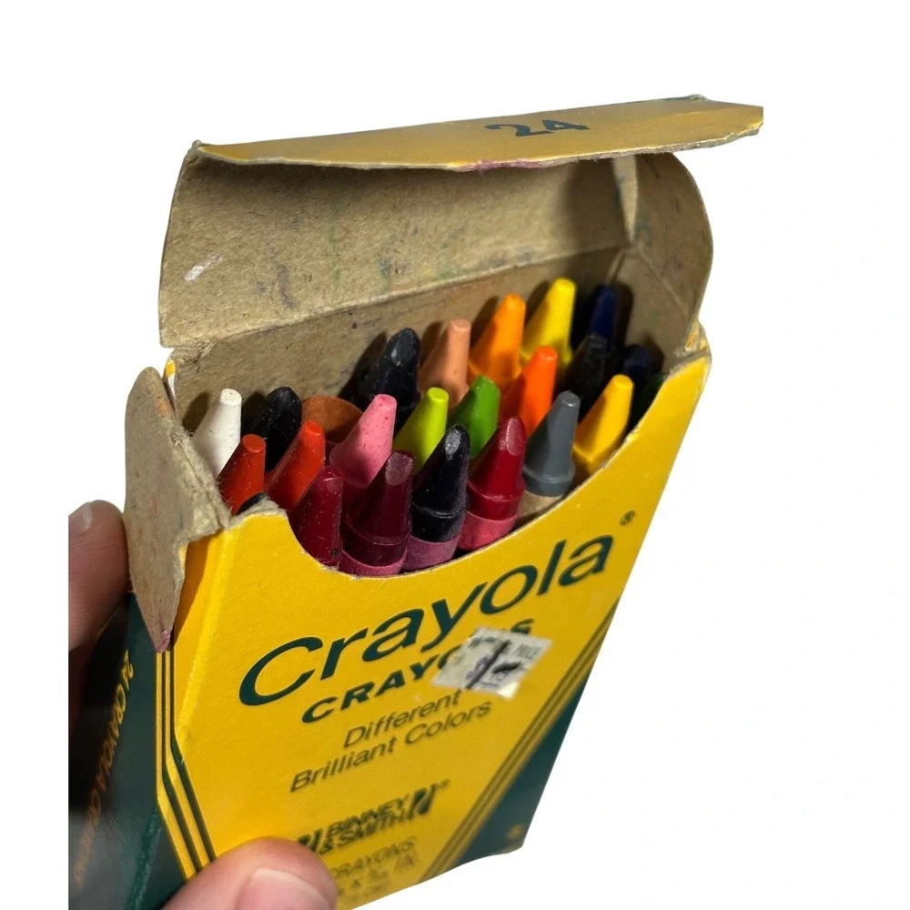 Vintage 90s Crayons Crayola Unisex OS Yellow Green 24 Count Binney & Smith Good